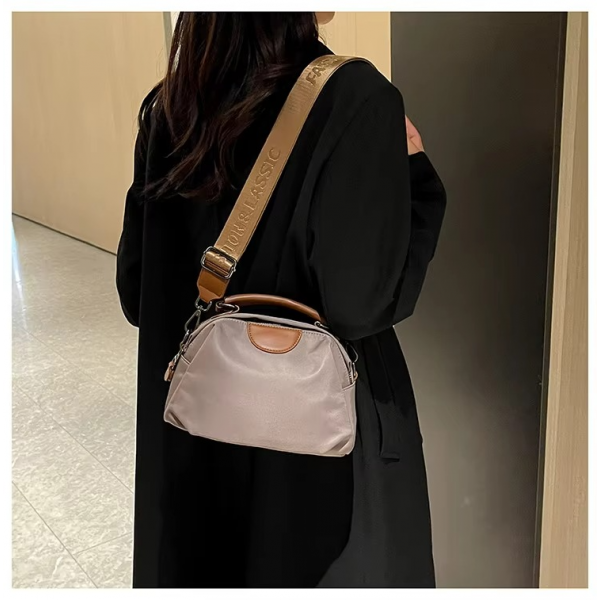 New Portable Nylon Cloth with Cowhide Shoulder Bag (Grey)