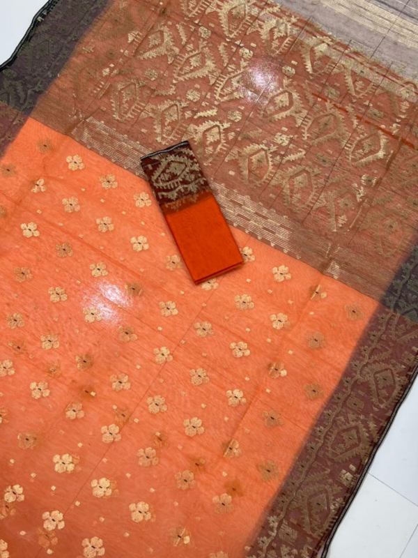জামদানি শাড়ি...