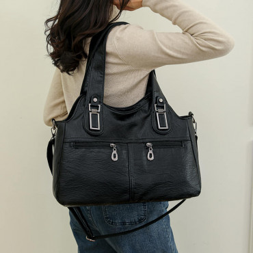 Leather bag (Black)...