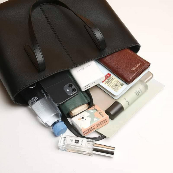Luxury Handbags (Black)