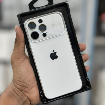 Auto Focus 17 Concept For iPhone With Lense Protection