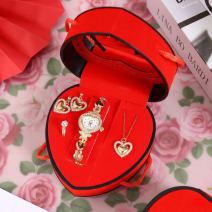 Classic Luxury Diamo...