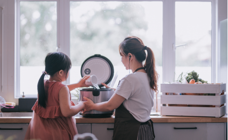 Celebrity Daughter Opens Up About Having Her Eye Color 2