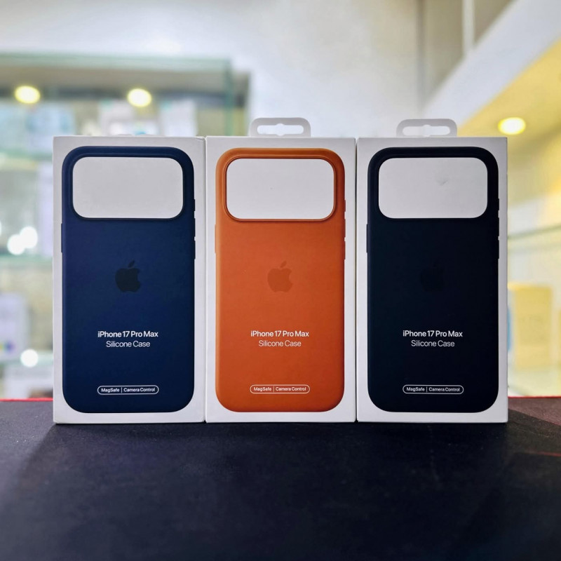 Apple Silicone Case with MagSafe for iPhone