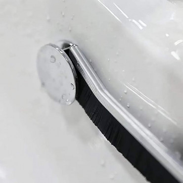 Gap cleaning brush