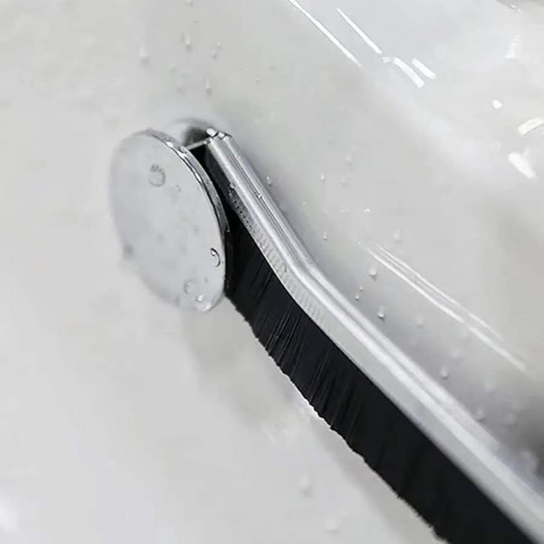 Gap cleaning brush
