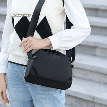 Retro Design New Ladies Portable Bag ( Black )