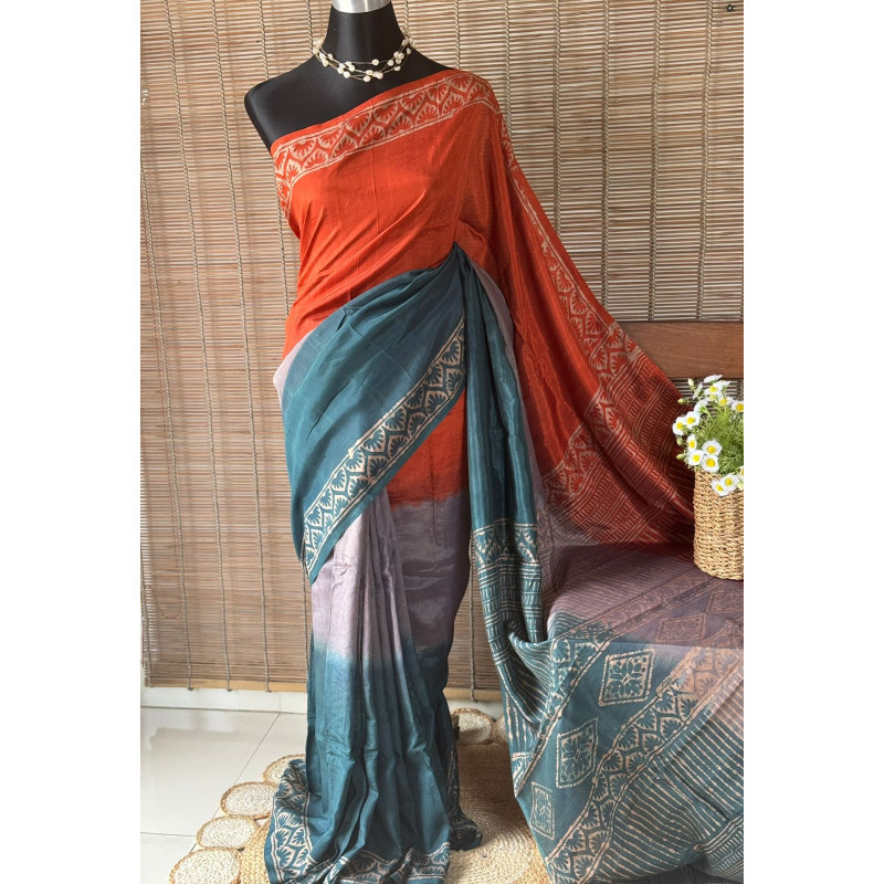 সিল্ক বাটিক শাড়ি