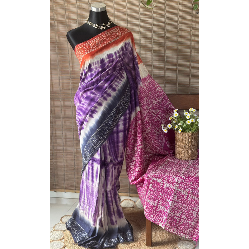 সিল্ক বাটিক শাড়ি