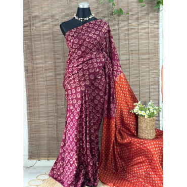 সিল্ক বাটিক শাড়ি 