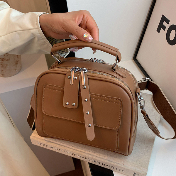 Luxury Design Soft PU Leather Lady Retro Handbag (Brown)