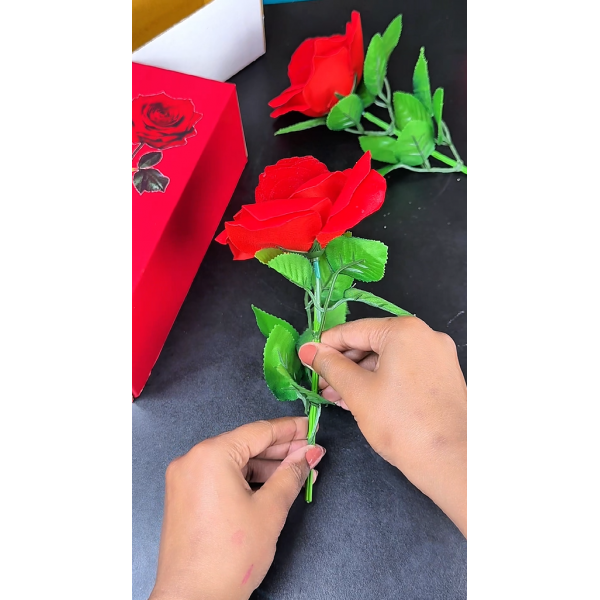 Rose jewelry gift set with ring and bracelet