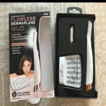 Flawless Dermaplane Glo