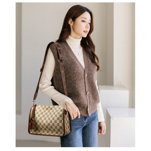 Women Luxurys Designers Bags Messenger Ivhandbag(Khaki)