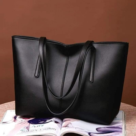 Luxary bag ( Black)...