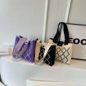 niche shoulder bag